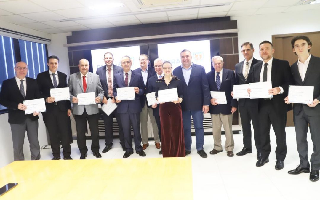 Presidente do Iprade recebe reconhecimento “Expoente do Direito do Paraná”